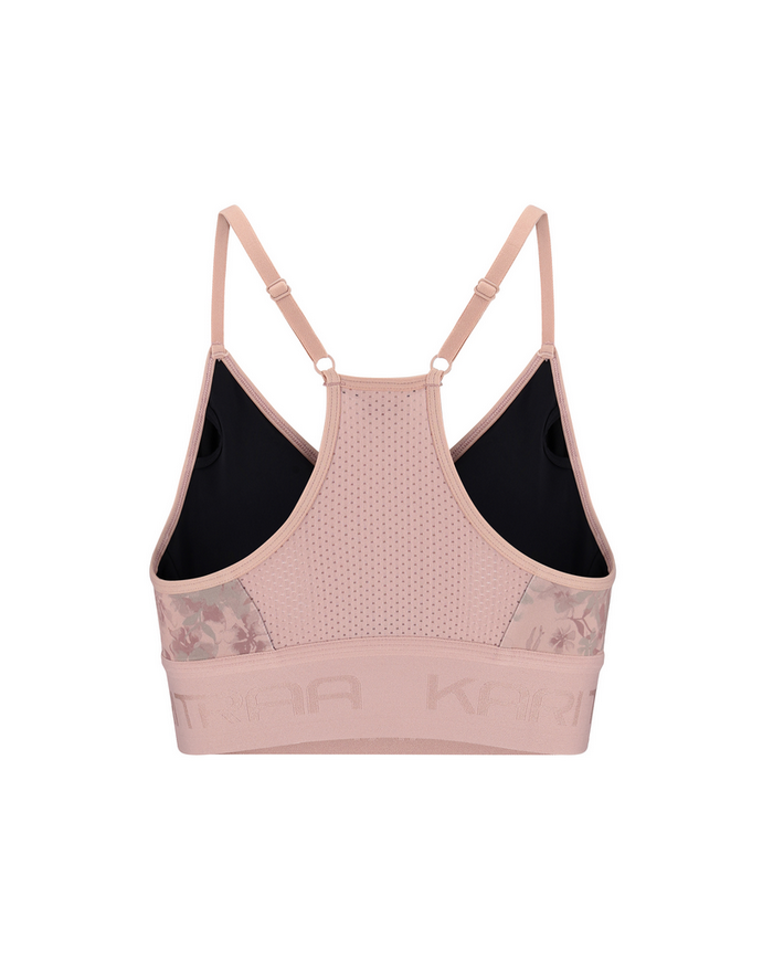 KARI TRAA VAR PODPRSENKA