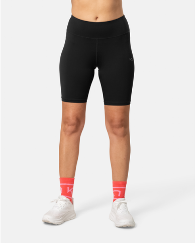 VILDE BIKE SHORTS 8IN
